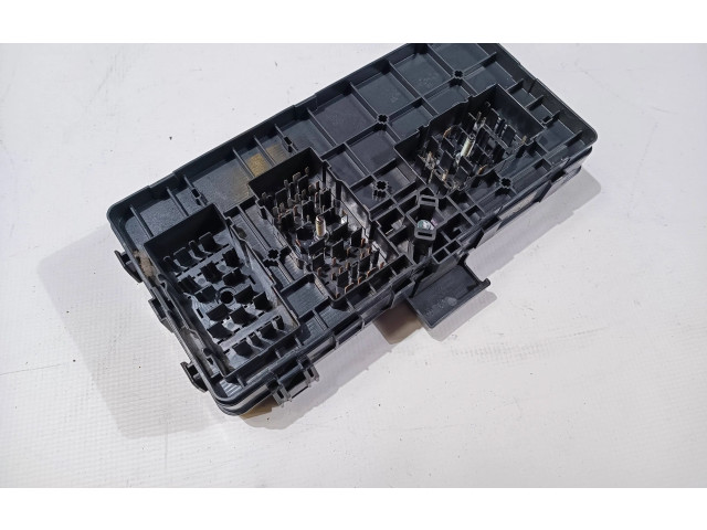 Блок предохранителей  L1MT-14D068-CF   Ford Explorer VI    