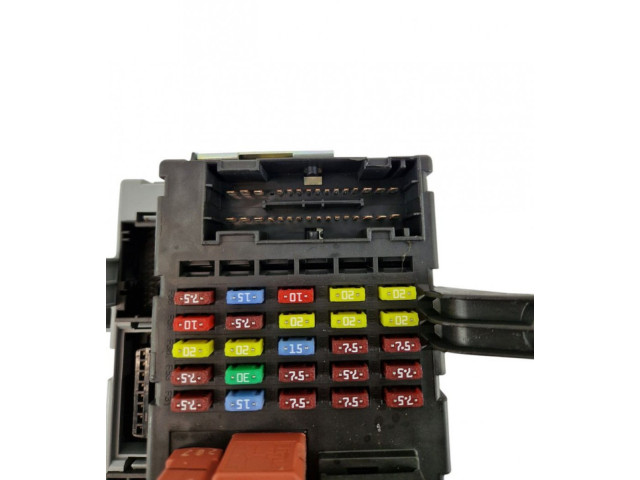 Блок предохранителей 51778008, 503440200506 Fiat Linea