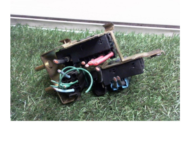 Блок предохранителей     Citroen Xantia    