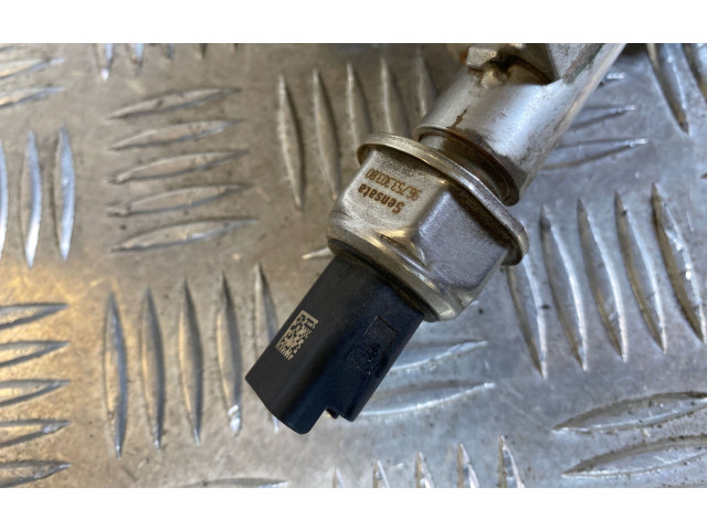 Топливная рампа 9806724880, 9675330380   Peugeot 2008 I  