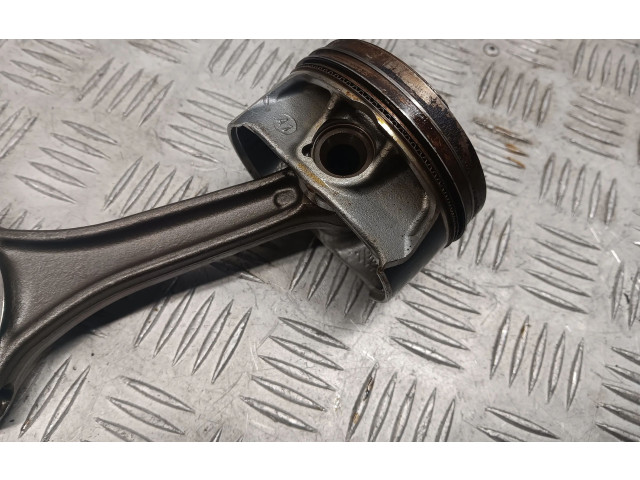 Píst 06M107066AB Audi Q7 4M DCB