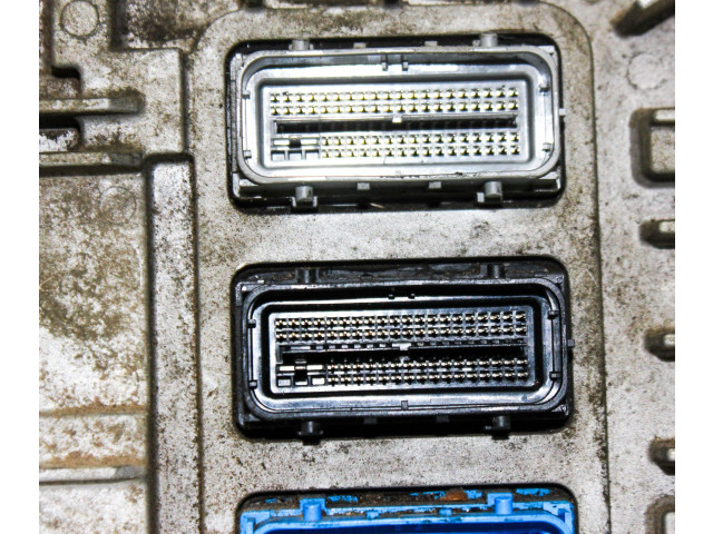 Блок управления двигателя 12686058 Chevrolet Camaro