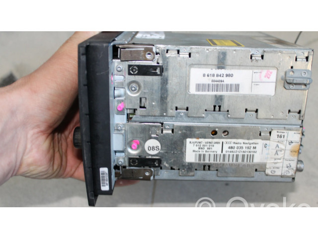 Радио/ проигрыватель CD/DVD / навигация