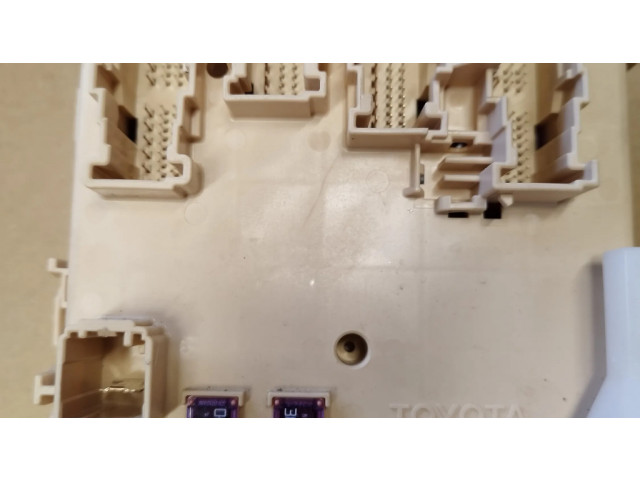 Pojistková skříňka 63586794, 8273078011 Lexus NX 2019