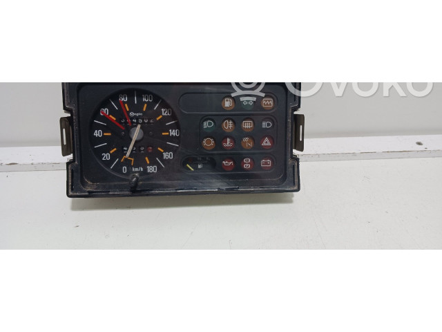 Přístrojová deska Renault Express 1985