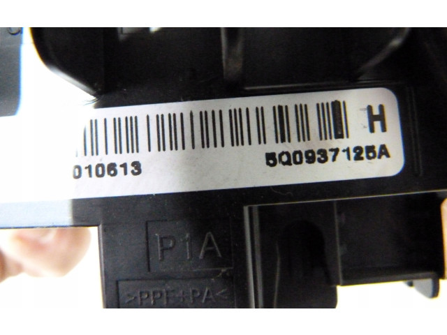 Pojistková skříňka 5Q0937125A Audi A3 S3 8V 2013