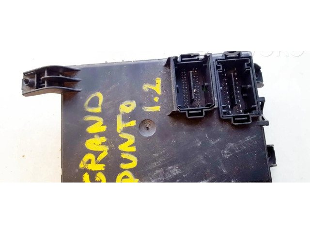 Pojistková skříňka 00517817570, 28050015 Fiat Punto (188) 2007