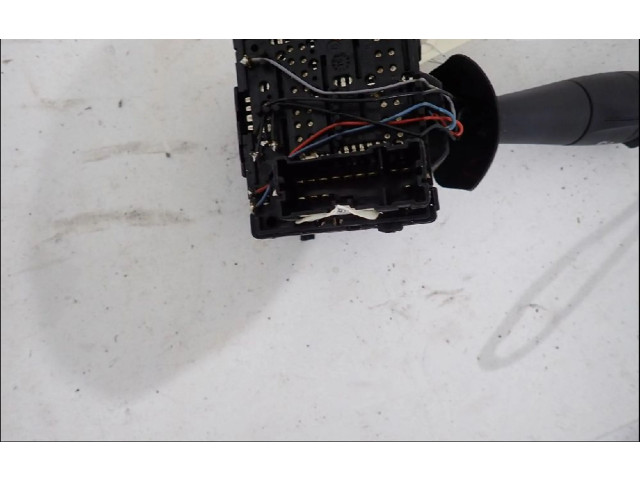 Ручка стеклоочистителей 8201168013   Renault Clio IV