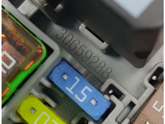 Блок предохранителей  30659288   Volvo V70    