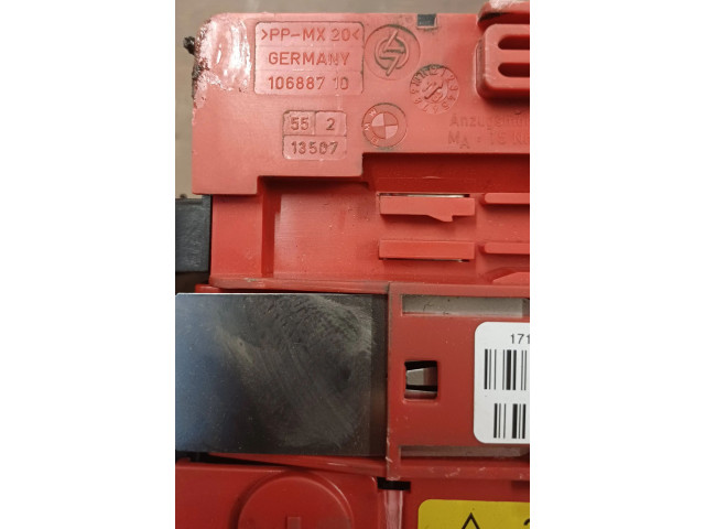 Pojistková skříňka 10688710 BMW X6 E71 2012