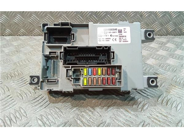 Блок предохранителей  00519383540, 28400319   Opel Combo D    