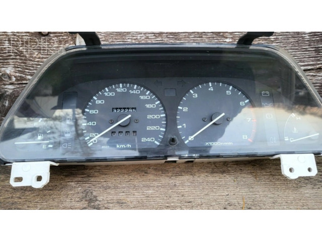 Přístrojová deska  Mazda 323 1993   