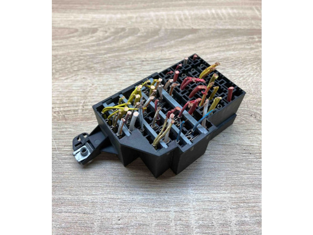 Блок предохранителей  7703397464, 7703297597   Renault Clio II    