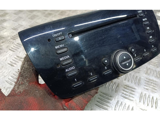 Радио/ проигрыватель CD/DVD / навигация Opel Combo