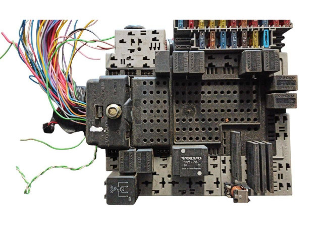 Блок предохранителей  0262010, 9401802   Volvo V70    