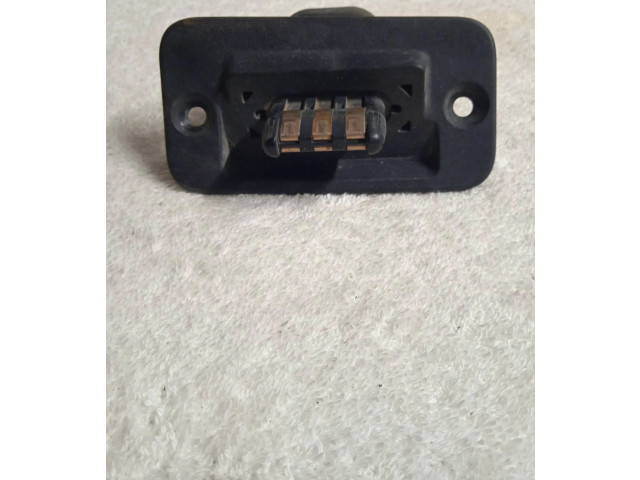 Zámek zadních dveří 51412 Volkswagen Caddy 2007