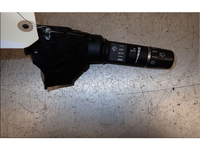 Ручка стеклоочистителей DF7466128 Mazda 2