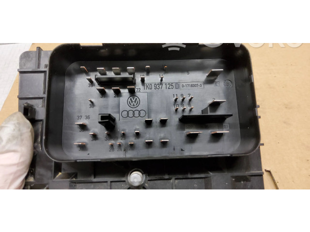 Блок предохранителей 1K0937125, 8H1405102892 Volkswagen Caddy