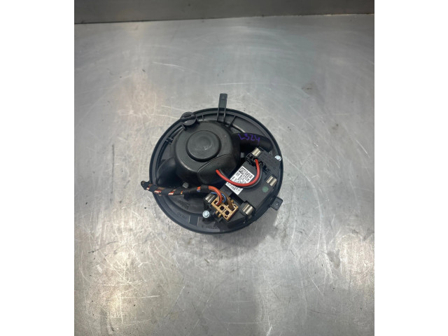 Вентилятор печки 1K1820015J, F998886K Skoda Octavia Mk2 (1Z)