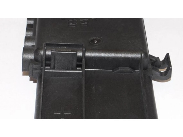 Крышка блока предохранителей 1J0937555A, 1j0937550 Audi A3 S3 8L