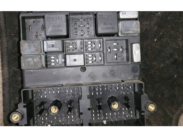 Блок предохранителей P56038406ak Jeep Grand Cherokee (WJ)