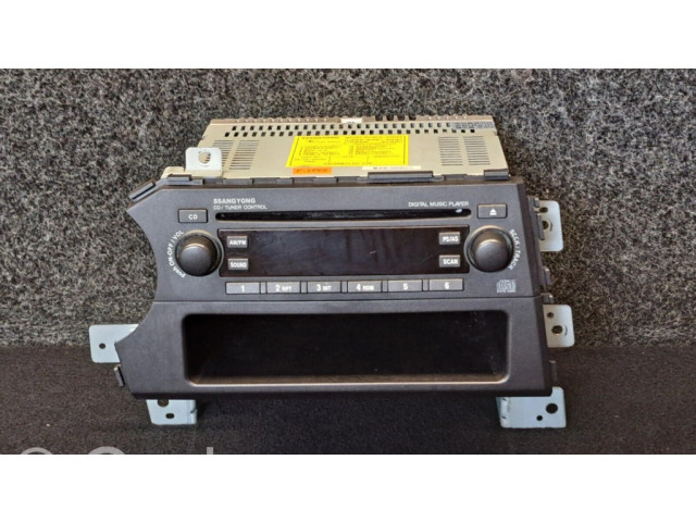 Радио/ проигрыватель CD/DVD / навигация