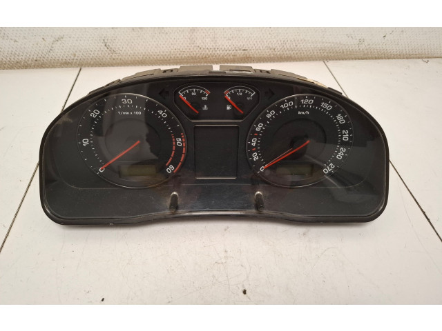 Панель приборов 3U0920810A, 3U0920810 Skoda Superb B5 (3U)