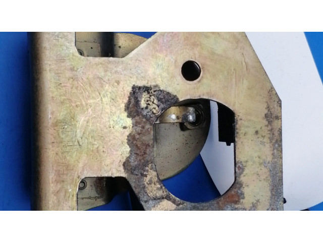 замок багажника 1267501885 Mercedes-Benz S W126 1979-1992 года