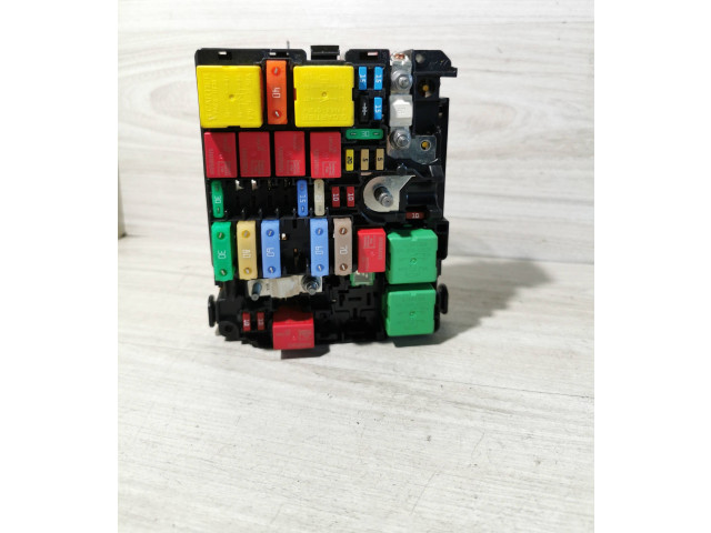 Блок предохранителей 9804846880, A006C801L2D5 Citroen C3 Aircross