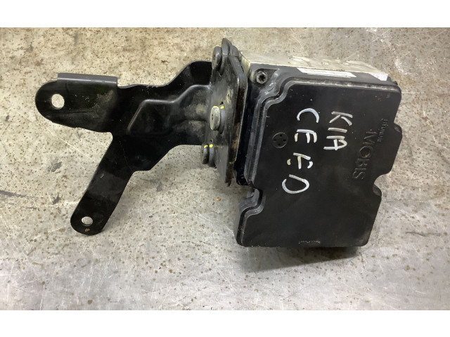 Блок АБС A258930600   KIA  Ceed  2012 - 2018 года