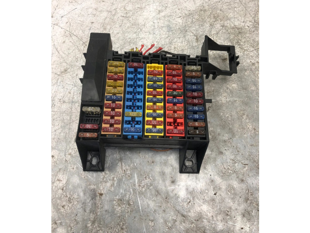   Pojistková skříňka 4D0941824   Audi A8 S8 D2 4D 1999