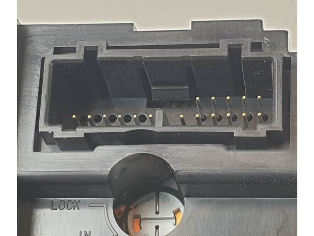 Блок управления кондиционера воздуха / климата/ печки (в салоне) 8682930   Volvo V70