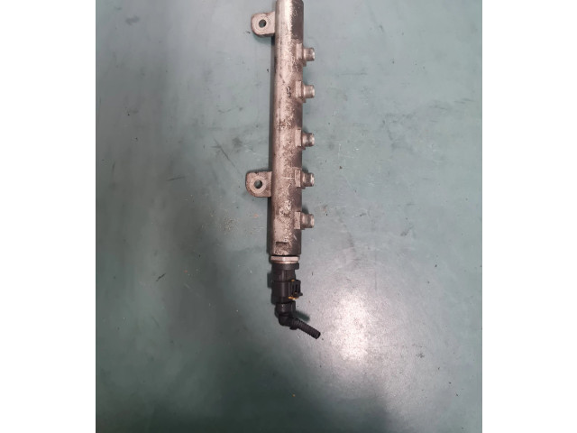 Vstřikovací lišta 55197370 Opel Zafira A Z 16 XEP