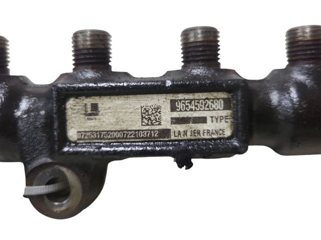 Vstřikovací lišta 9654592680 Volvo V50