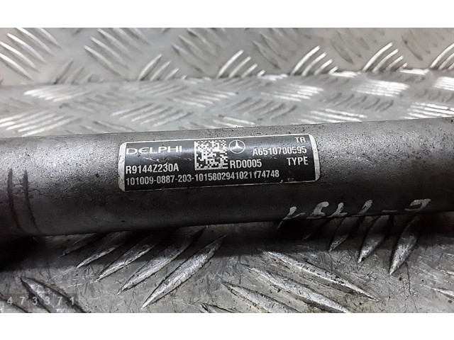 Vstřikovací lišta A6510700595 Mercedes-Benz C W204