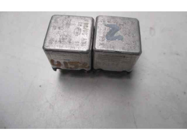 Pojistková skříňka Řídící jednotka BSM 015420219, 4RD00412200 Mrcedes-Benz E W124 1988