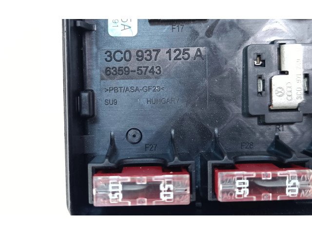   Pojistková skříňka 3C0937125A, 1K0937132F   Volkswagen Tiguan 2012