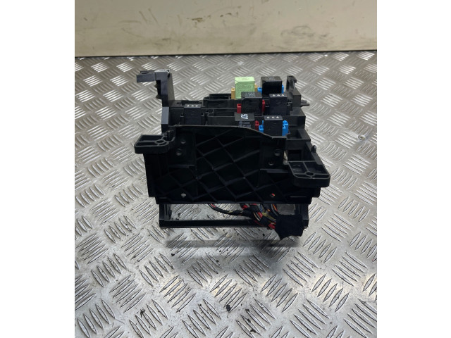 Блок предохранителей    Volkswagen Jetta VI    