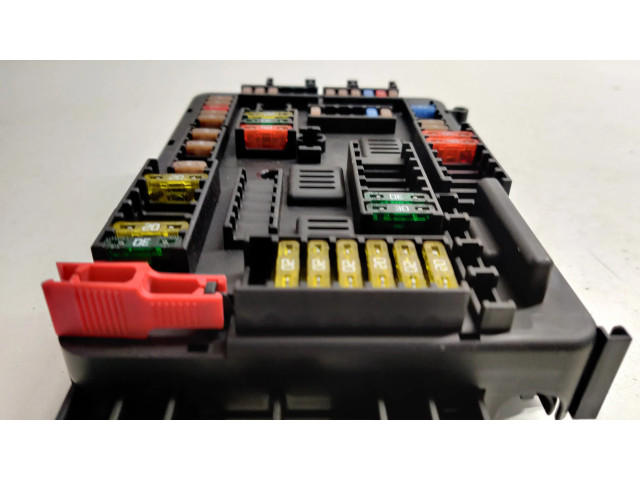   Pojistková skříňka 9261111   BMW 1 F20 F21 2012