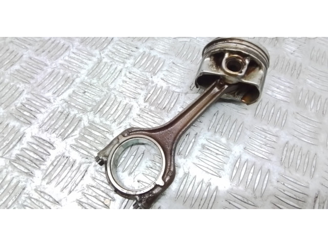 Поршень Kolben mit Pleuel 04ER Volkswagen Jetta USA