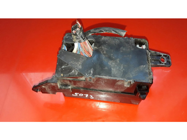 Блок предохранителей MR409811 Mitsubishi Pajero Sport I