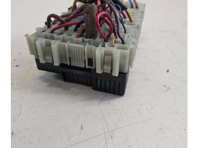 Блок предохранителей    Volvo V70    