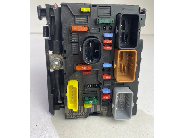 Блок предохранителей  9661086980, L10   Peugeot 207    