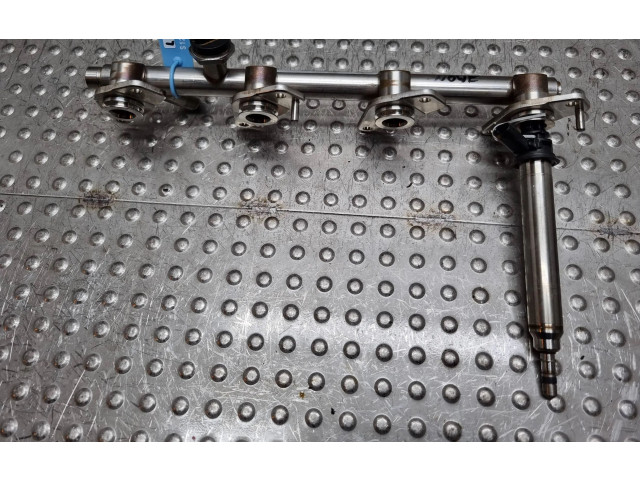 Vstřikovací lišta A2560700187, A2740703800 Mercedes-Benz C W205