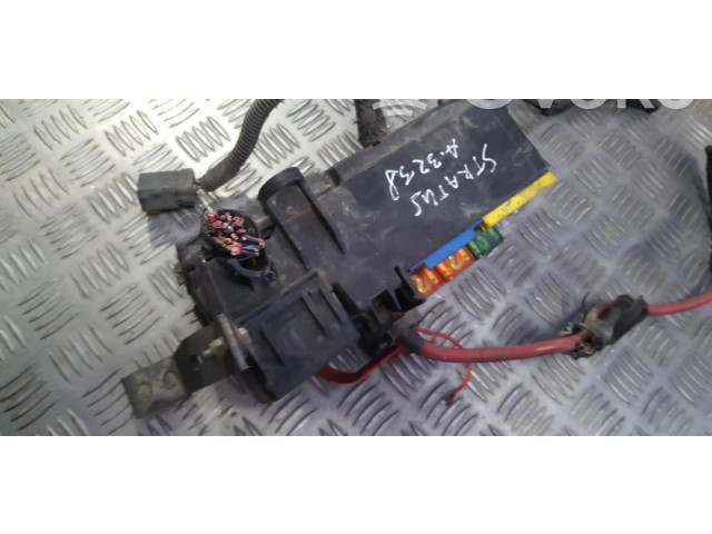 Блок предохранителей  p04608680aa, hwh0278jc131   Chrysler Stratus    