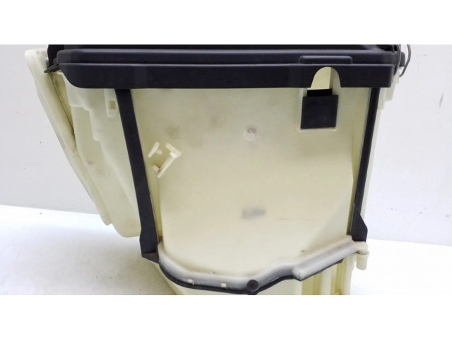 Pojistková skříňka A2075400024, A2045400082 Mercedes-Benz E C207 W207 2010