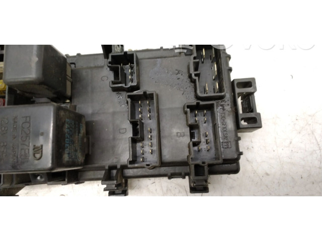 Блок предохранителей FC257EJ Mitsubishi Colt