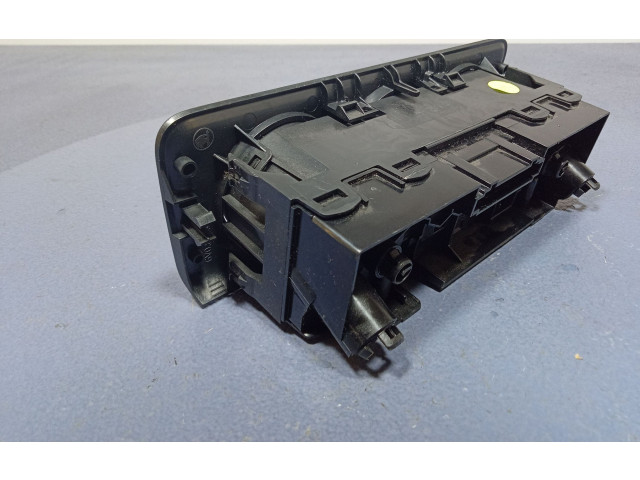 Блок управления климат-контролем Skoda Fabia Mk3 (NJ)