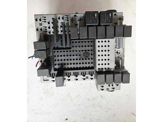 Блок предохранителей  9441584, 9441586   Volvo XC90    