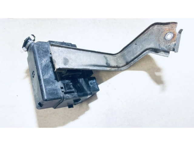 Блок предохранителей mr301971, mr301978 Mitsubishi Outlander